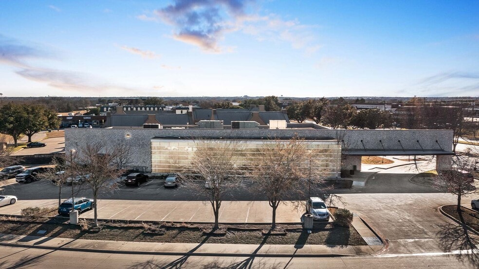 1750 N Hampton Rd, DeSoto, TX for sale - Building Photo - Image 3 of 4