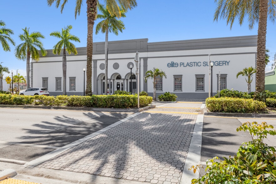 2700 Hollywood Blvd, Hollywood, FL à louer - Photo du bâtiment - Image 2 de 8