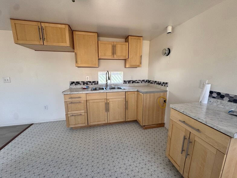 1701 W Higgins Ln, Tucson, AZ à vendre - Photo du bâtiment - Image 2 de 13