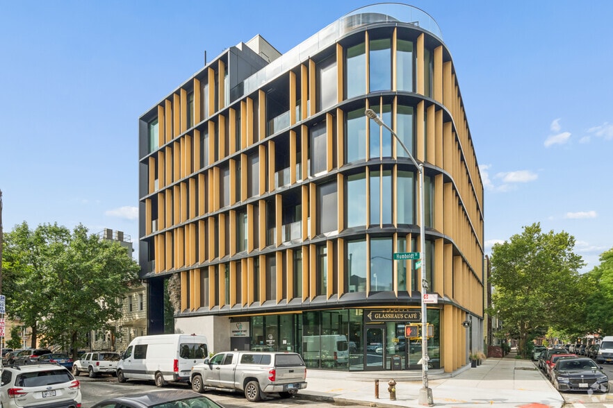 28 Herbert St, Brooklyn, NY for lease - Building Photo - Image 3 of 9
