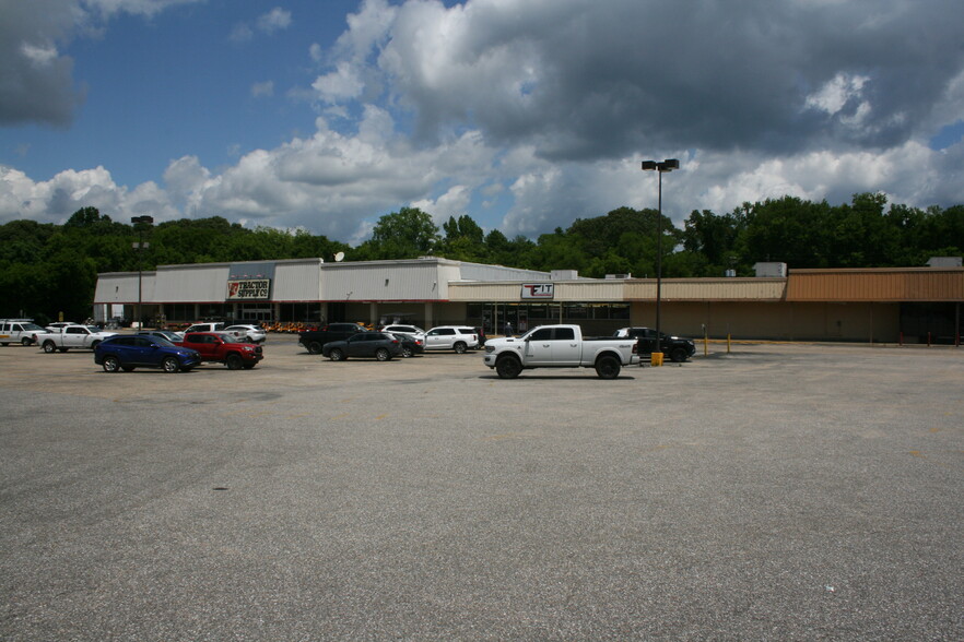 1302 Gilmer Ave, Tallassee, AL à louer - Photo du bâtiment - Image 3 de 4
