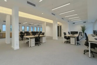 5 Rue Sextius Michel, Paris for lease Interior Photo- Image 2 of 13