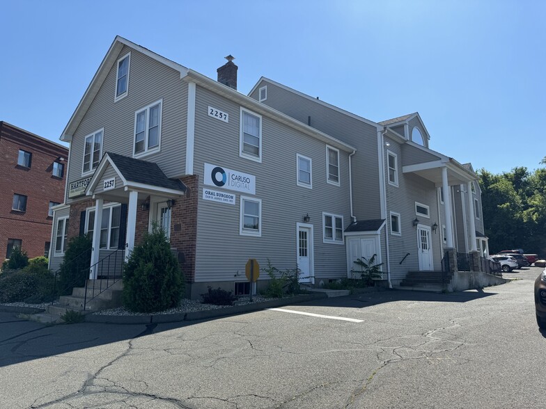 2257 Silas Deane Hwy, Rocky Hill, CT for lease - Building Photo - Image 2 of 22
