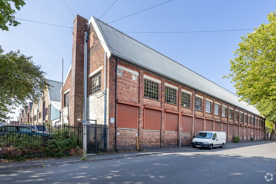Marston Rd, Wolverhampton à louer - Photo du bâtiment - Image 2 de 2