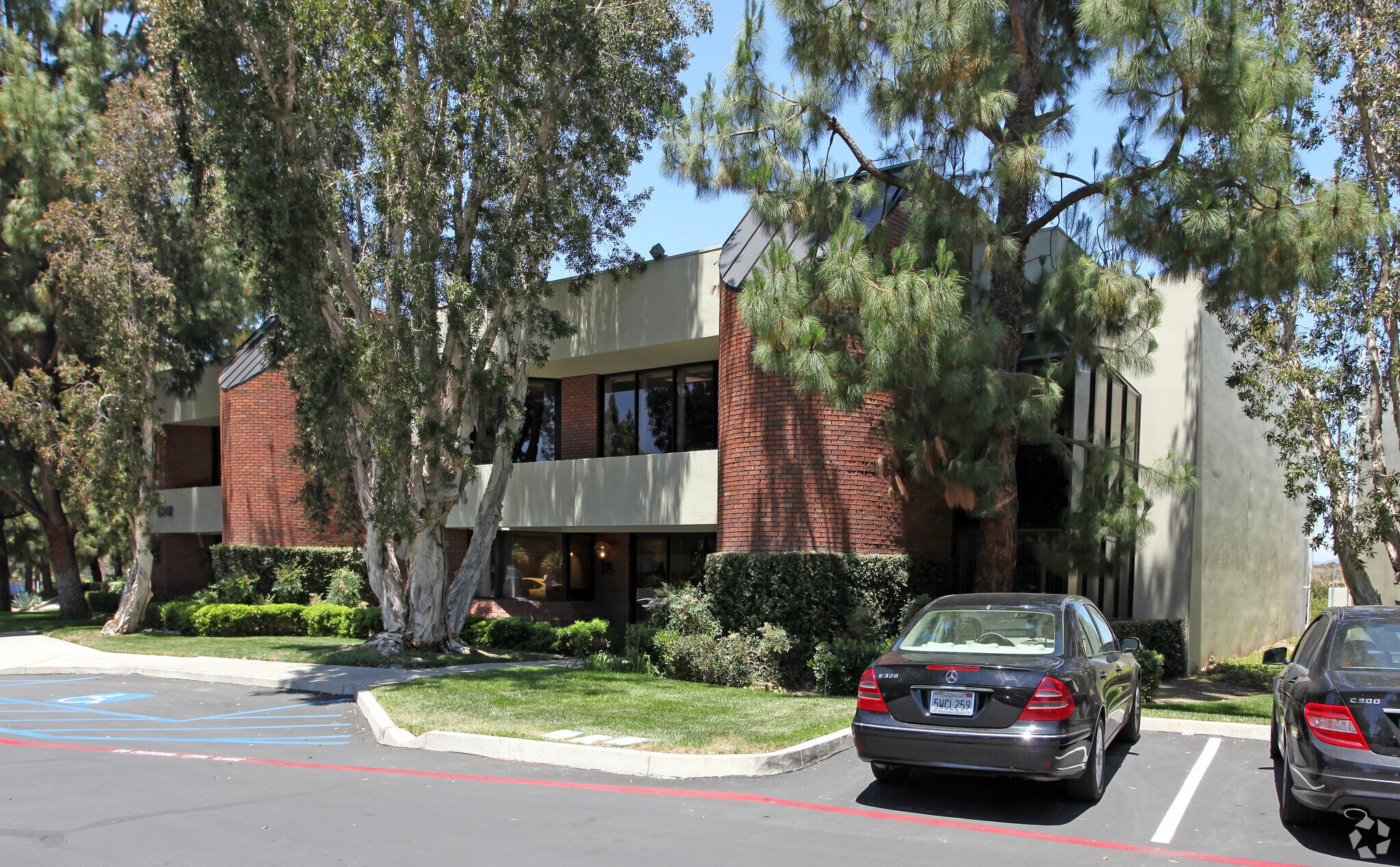 6244 Ferris Sq, San Diego, CA à vendre Photo du bâtiment- Image 1 de 9