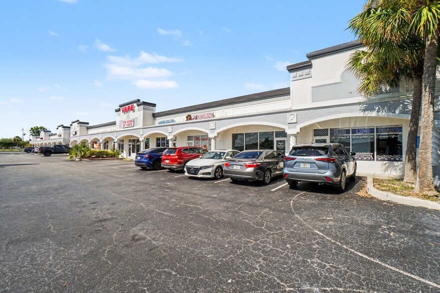 3028 Santa Barbara Blvd, Cape Coral, FL for lease - Building Photo - Image 2 of 33