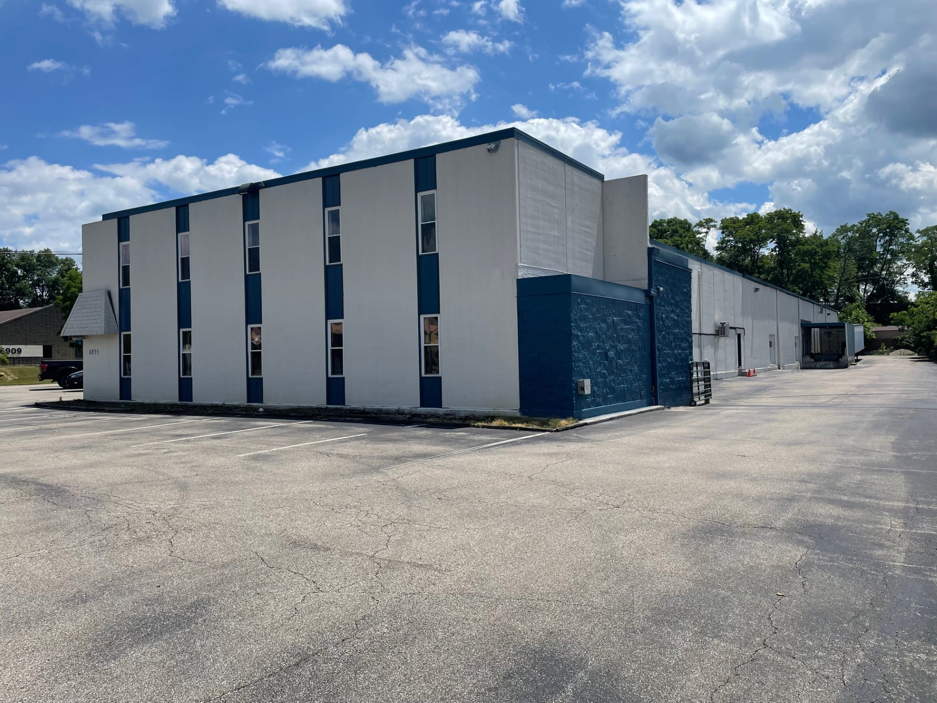 6855 Cornell Rd, Blue Ash, OH for lease Building Photo- Image 1 of 5