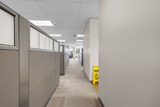 700 Dorval Dr, Oakville, ON for lease Interior Photo- Image 2 of 28