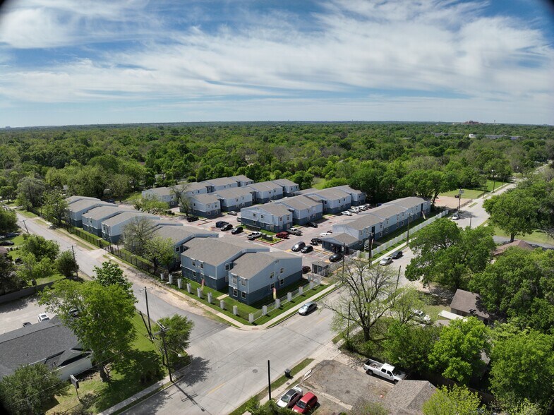 3410 Fordham Rd, Dallas, TX à vendre - Communauté Matterport - Image 2 de 36