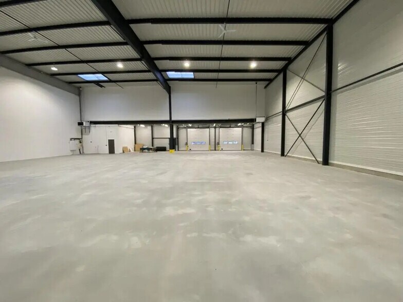 Flex in SAINT-OUEN-L'AUMONE for lease - Interior Photo - Image 1 of 12