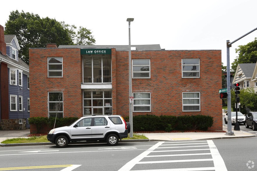 556 Cambridge St, Allston, MA à vendre - Photo du bâtiment - Image 2 de 13