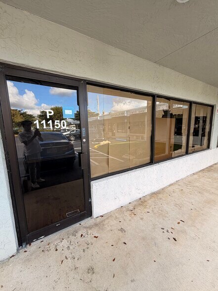 11150 Okeechobee Blvd, Royal Palm Beach, FL à louer - Photo du bâtiment - Image 2 de 10