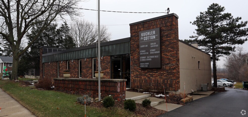 1535 E Racine Ave, Waukesha, WI à vendre - Photo du bâtiment - Image 2 de 7