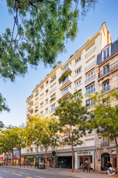 110 Rue D'Alesia, Paris à vendre - Photo du bâtiment - Image 1 de 7
