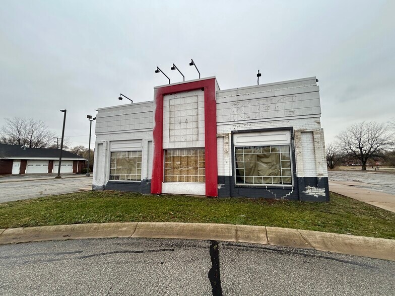 900 Broadway, Gary, IN à vendre - Photo du bâtiment - Image 3 de 6