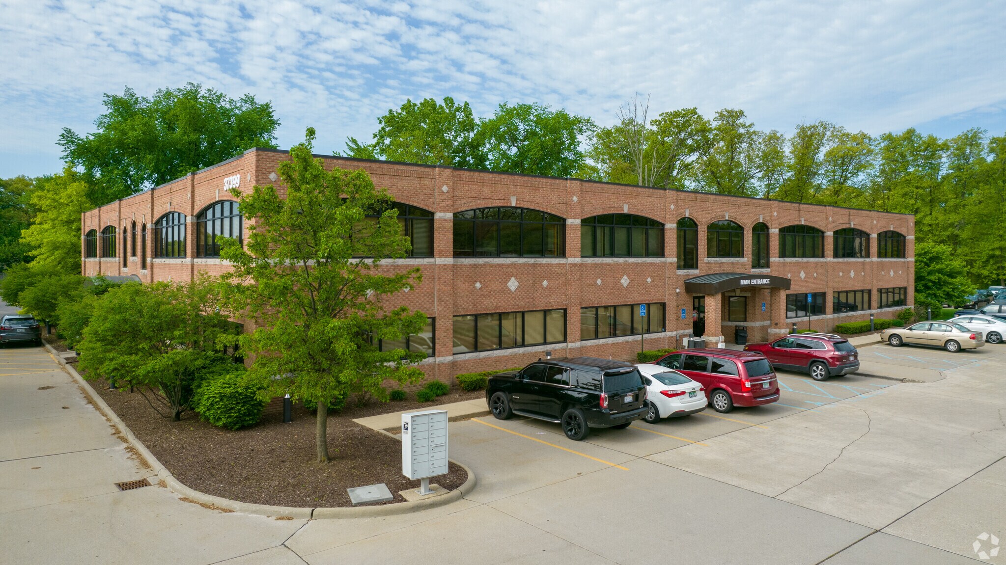 37399 Garfield Rd, Clinton Township, MI for lease Primary Photo- Image 1 of 8