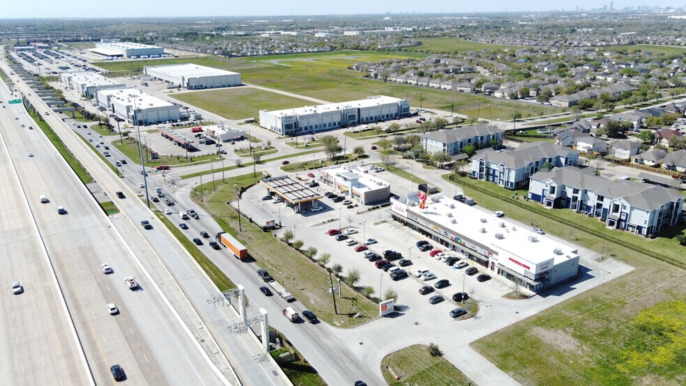 3503 S Sam Houston Pkwy E, Houston, TX à louer - Photo du bâtiment - Image 2 de 5