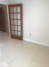 4000 N State Road 7, Lauderdale Lakes, FL à louer Photo intérieure- Image 2 de 4