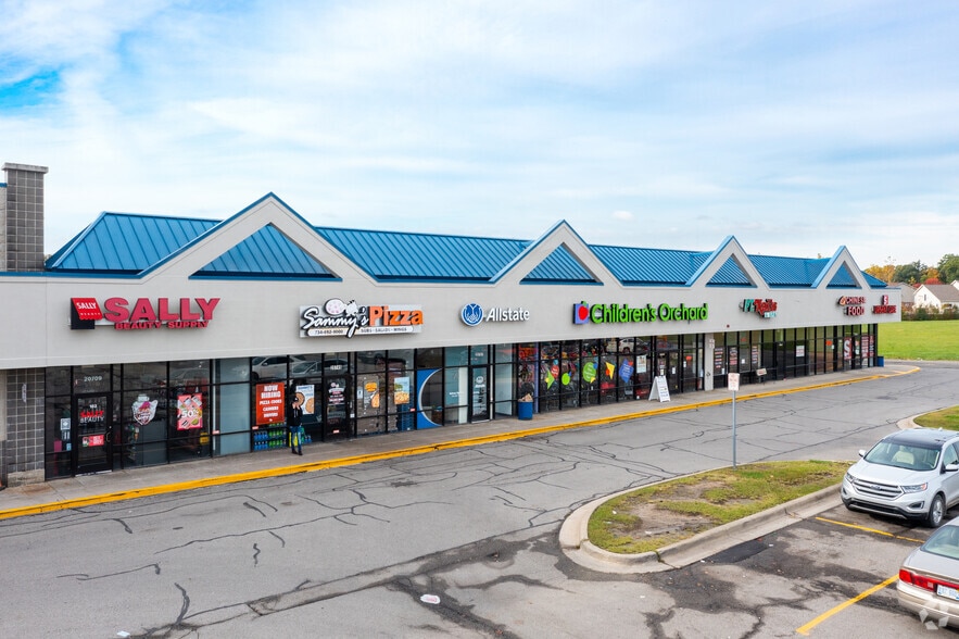 20561-20913 Gibraltar Rd, Brownstown, MI for lease - Building Photo - Image 3 of 7