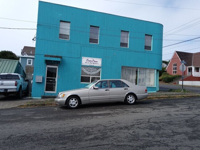 Plus de détails pour 401 SW 9th St, Newport, OR - Commerce de détail à louer
