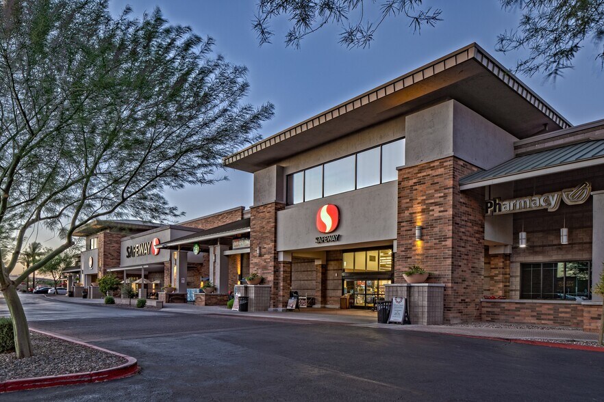 ANTHEM MARKETPLACE SHOPS portefeuille de 3 propriétés à vendre sur LoopNet.ca - Photo du bâtiment - Image 2 de 7