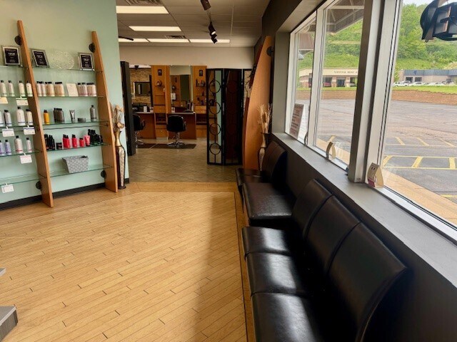 1578 Paulson rd, River Falls, WI à louer - Photo du bâtiment - Image 3 de 9