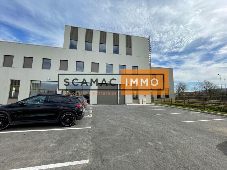 Flex in Tremblay-en-France for sale - Building Photo - Image 1 of 5
