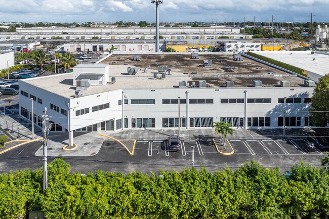 Plus de détails pour 6955 NW 52nd St, Miami, FL - Bureau à louer