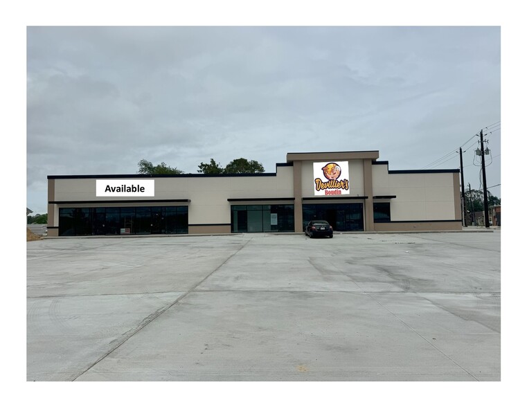 715 S Main St, Highlands, TX for lease - Building Photo - Image 1 of 1