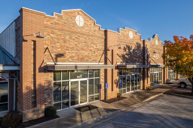 Plus de détails pour 1641 W 15th St, Fayetteville, AR - Bureau/Commerce de détail à louer