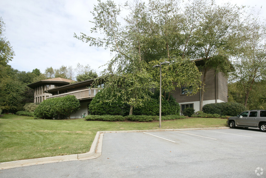 918 S Pleasantburg Dr, Greenville, SC for lease - Building Photo - Image 2 of 21