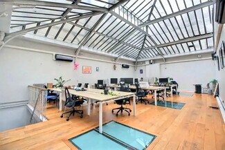 Plus de détails pour 61 Rue Du Faubourg Saint-Denis, Paris - Coworking à louer