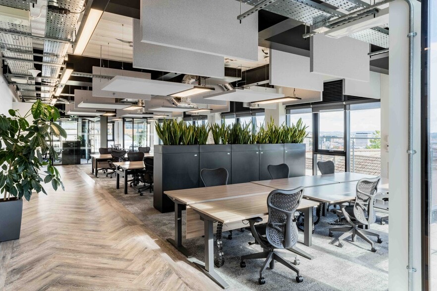 40 Berkeley Sq, Bristol for lease - Building Photo - Image 3 of 9