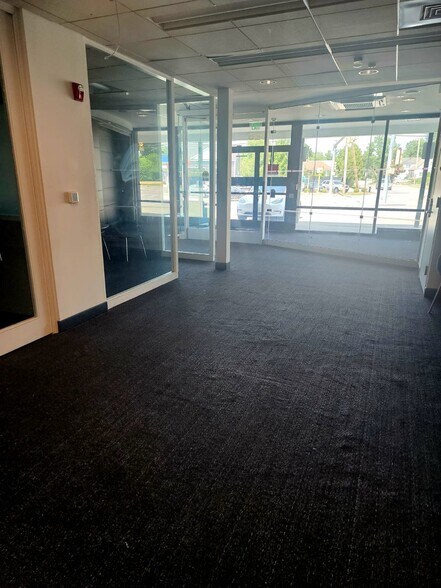 826-830 Belmont St, Brockton, MA à louer - Photo intérieure - Image 2 de 9