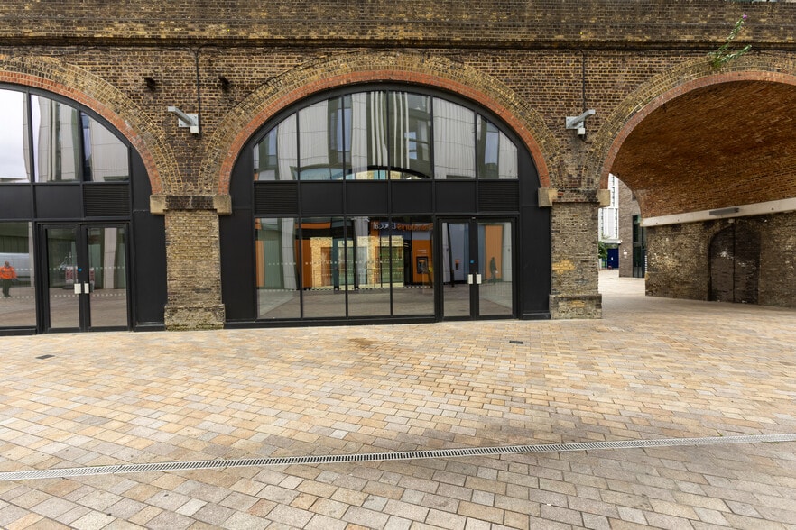 Patcham Ter, London for lease - Building Photo - Image 3 of 6