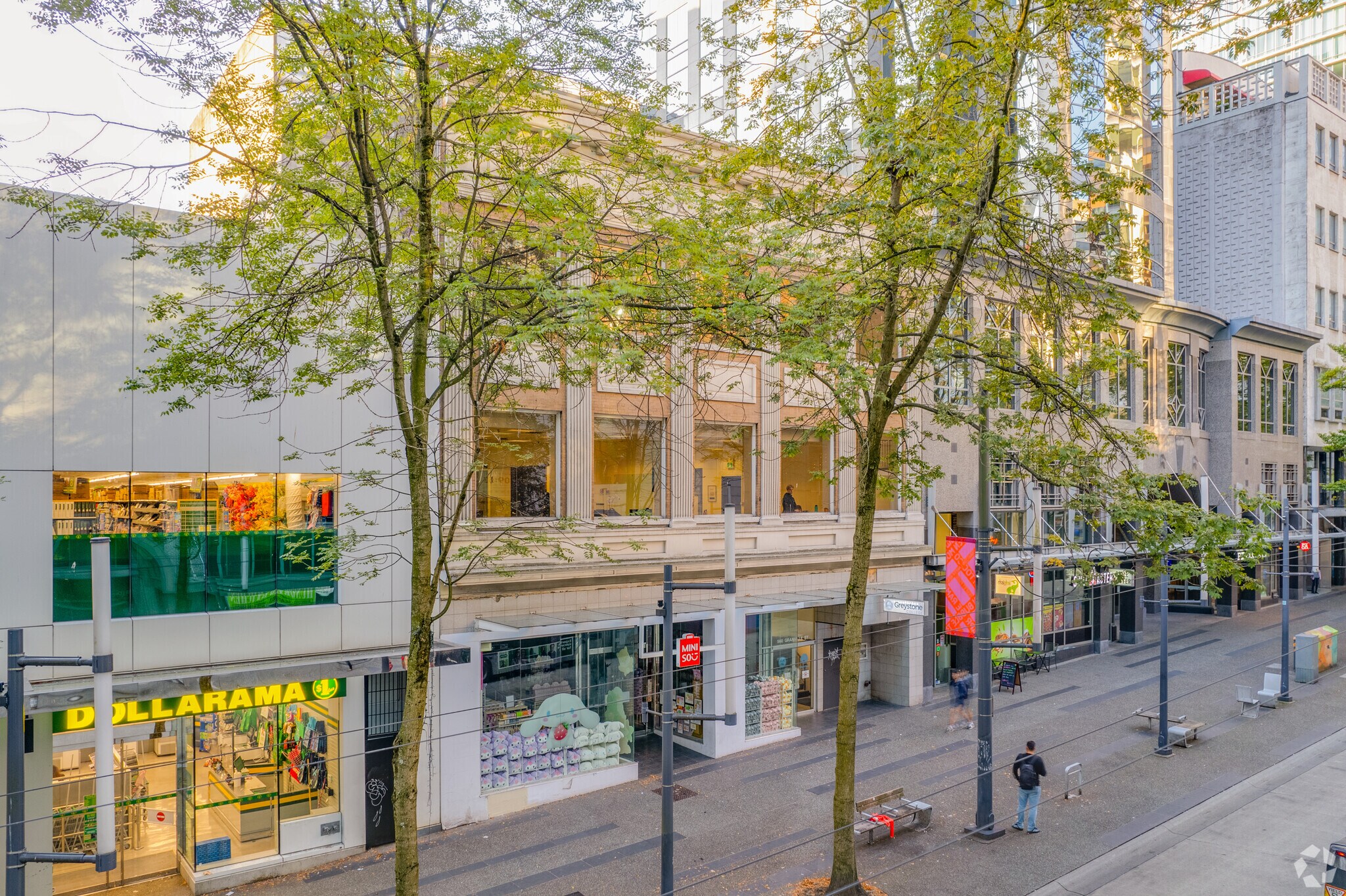 550-562 Granville St, Vancouver, BC à vendre Photo principale- Image 1 de 1