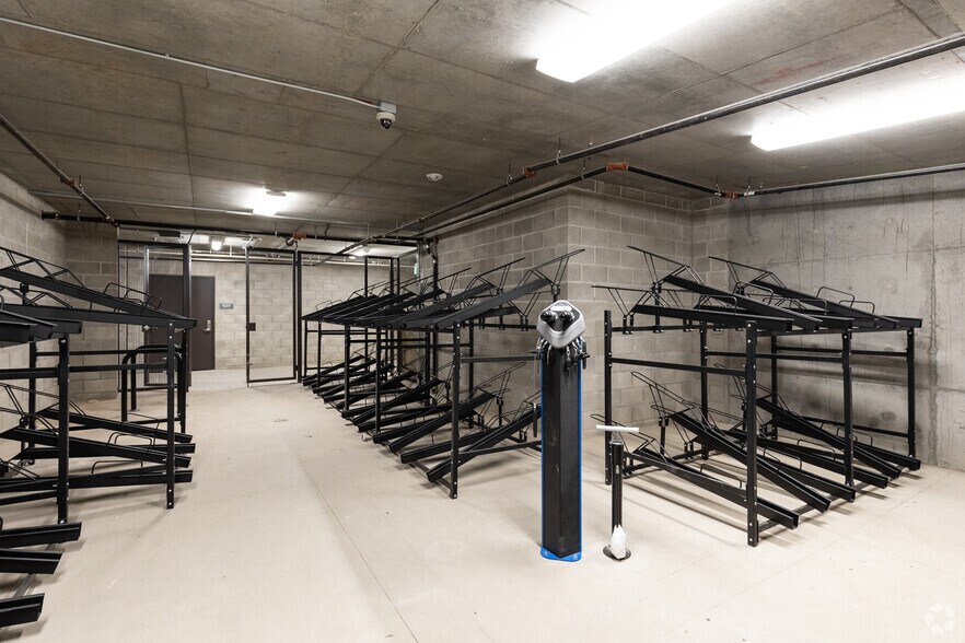 1821 S Milpitas Blvd, Milpitas, CA à louer - Photo intérieure - Image 2 de 63