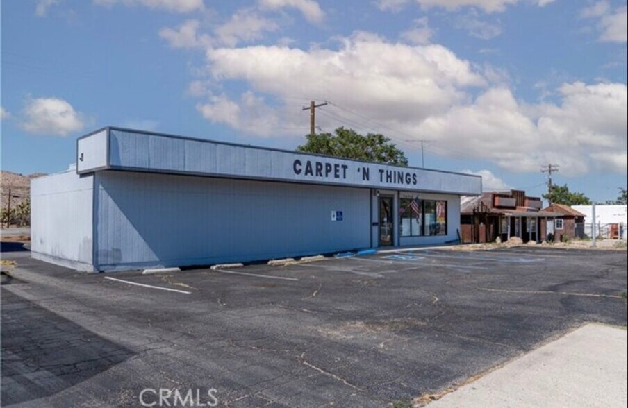 56546 29 Palms Highway, Yucca Valley, CA à vendre - Photo du bâtiment - Image 2 de 20