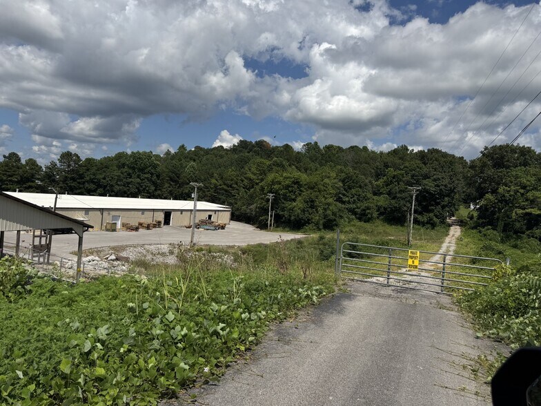 511 E Veterans Dr, Cookeville, TN à vendre - Photo du bâtiment - Image 2 de 2