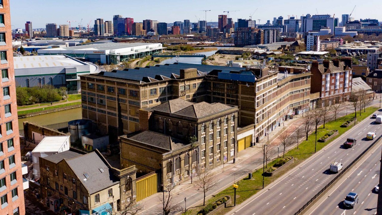 23-26 Gillender St, Londres à louer Photo du bâtiment- Image 1 de 1