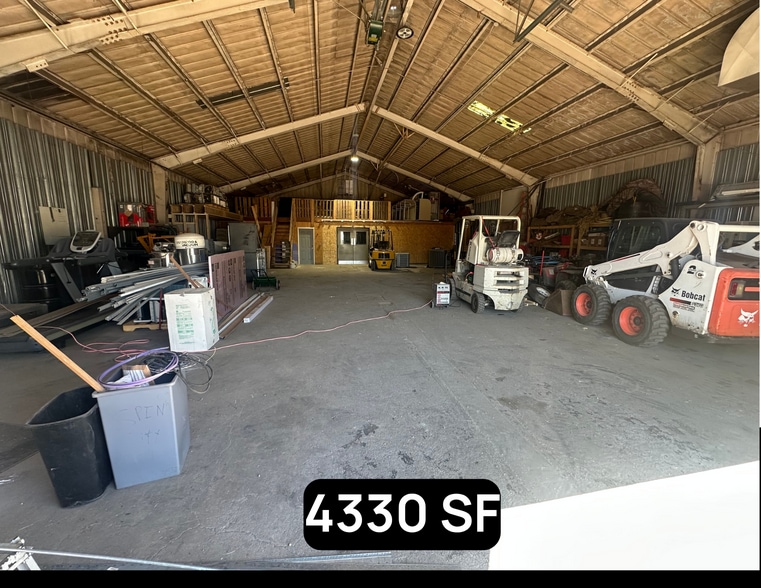 Railside District Industrial Warehouses portfolio of 1 properties for sale on LoopNet.ca - Building Photo - Image 3 of 5