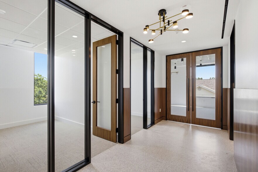 4314 Medical Pky, Austin, TX for lease - Building Photo - Image 1 of 23