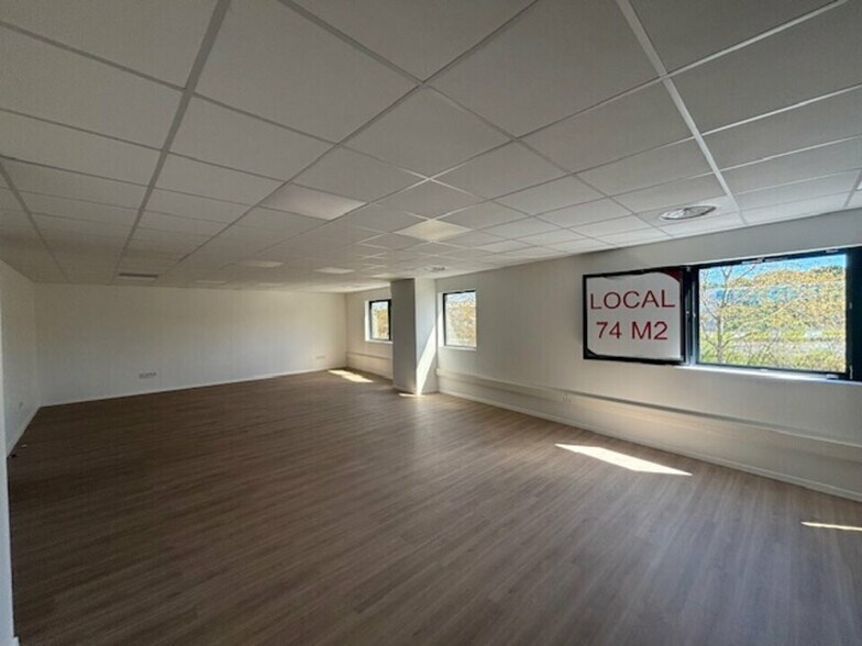 Retail in Fabregues for lease - Interior Photo - Image 1 of 3