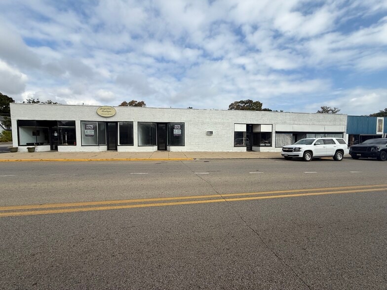 814-824 Glen Flora Ave, Waukegan, IL for lease - Building Photo - Image 1 of 5