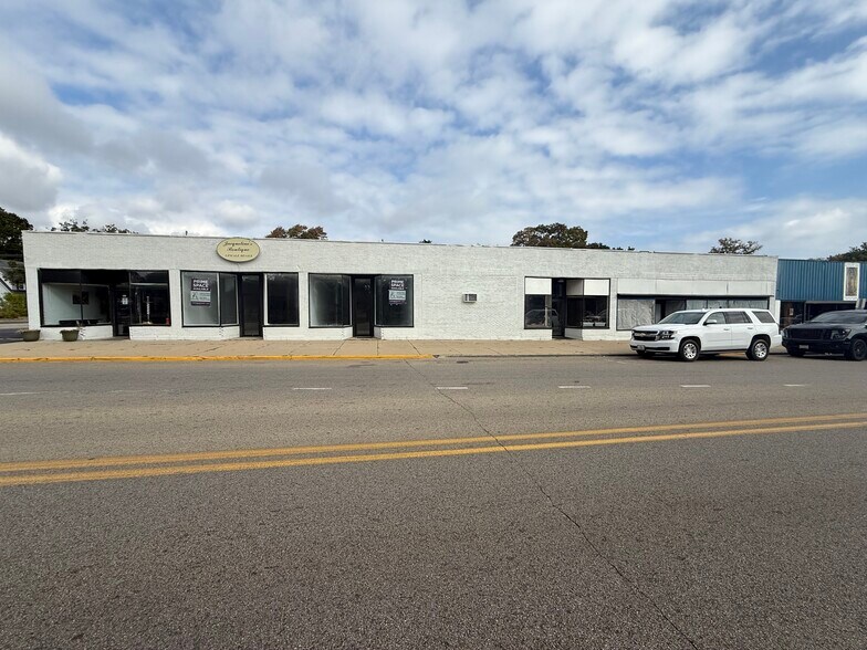 814-824 Glen Flora Ave, Waukegan, IL à louer - Photo du bâtiment - Image 1 de 5