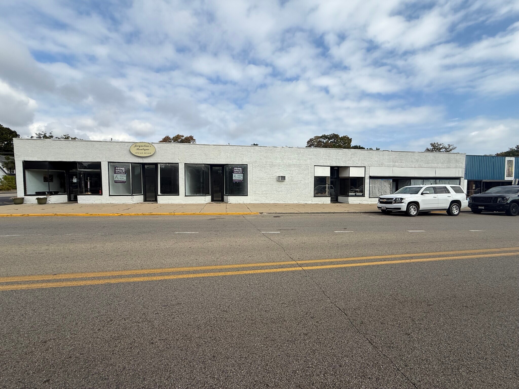 814-824 Glen Flora Ave, Waukegan, IL for lease Building Photo- Image 1 of 6