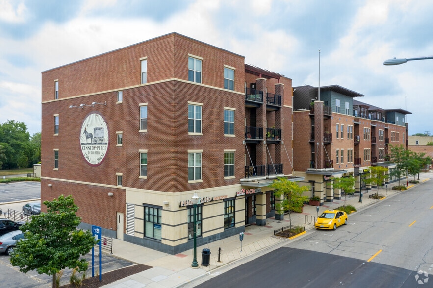 2045 Atwood Ave, Madison, WI à louer - Photo du bâtiment - Image 1 de 6
