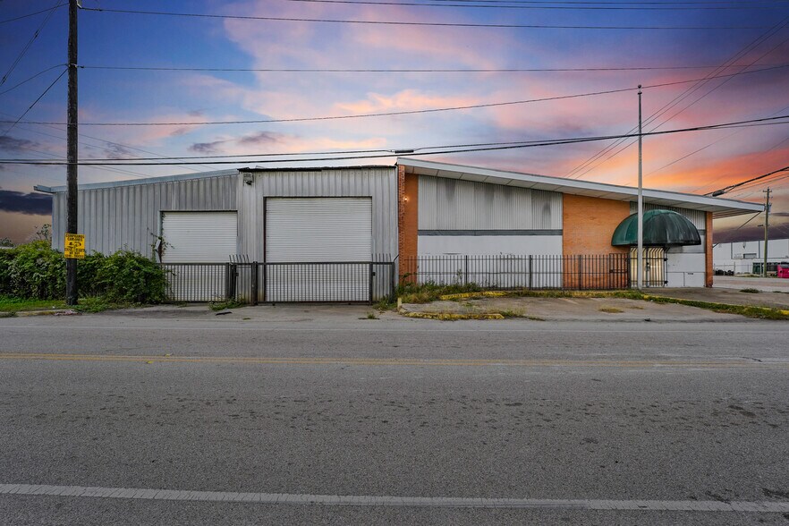 16144 Market St, Channelview, TX à vendre - Photo du bâtiment - Image 2 de 31