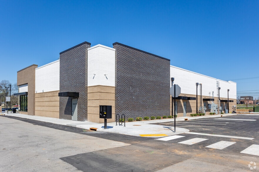 2059 N Mt Juliet Rd, Mount Juliet, TN for lease - Building Photo - Image 3 of 5