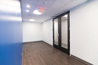 1834 Walden Office Sq, Schaumburg, IL for lease Interior Photo- Image 2 of 9